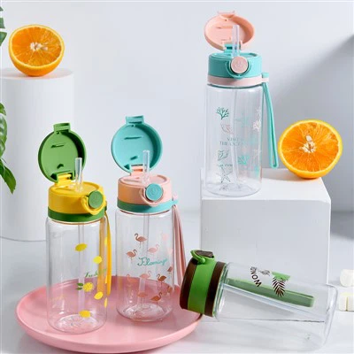 Dječja boca s tritanskom vodom sa silikonskim slamom